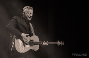 3156 | Tommy Emmanuel